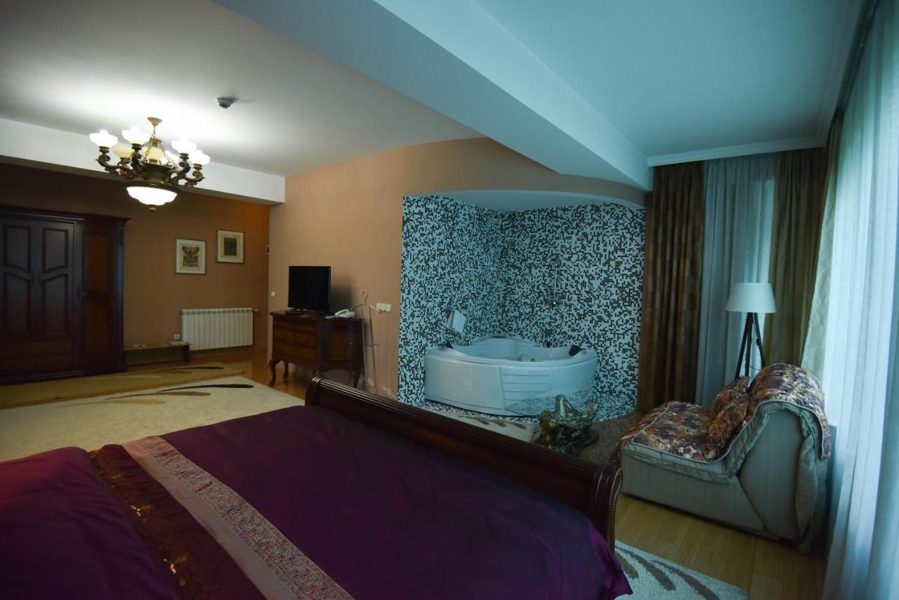 פלייבליה Hotel Gold מראה חיצוני תמונה